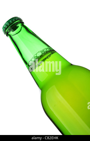 Bier Flasche Nahaufnahme über dem weißen Hintergrund isoliert Stockfoto