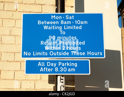 Auto Parken Beschränkungen zu unterzeichnen, im Vereinigten Königreich Stockfoto