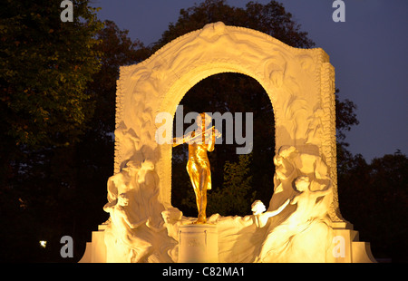 Das Johann Strauss II Denkmal an der City Park, Wien Stockfoto
