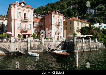 Cannero Riviera, Lago Maggiore, Italien, die von der See selbst betrachtet Stockfoto