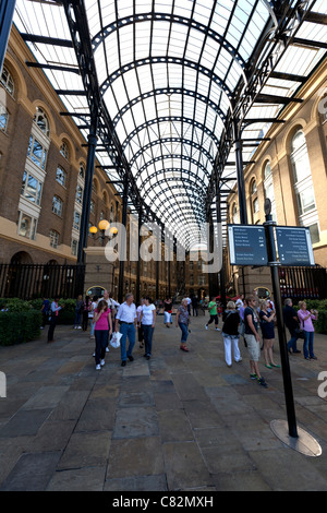 Hay es Galleria auf dem Jubiläums-Walk in der London Borough of Southwark, befindet sich am Südufer der Themse Stockfoto