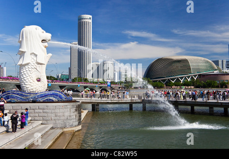 Der Merlion Statue und Marina Bay, Singapur Stockfoto