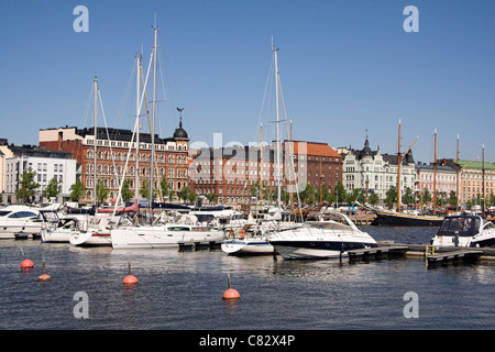 Norra Hamnen, Yachten vor Anker im Nordhafen, Helsinki, Finnland Stockfoto