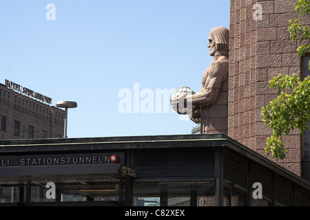 Statuen auf Helsinki Central Railway Station Helsinki Finnland Stockfoto