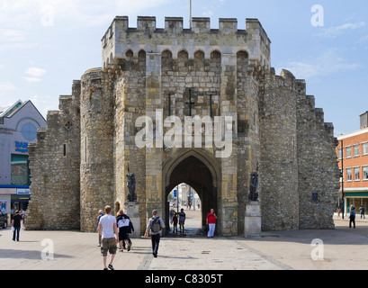 Das Bargate mittelalterlichen Tor im Zentrum Stadt, Southampton, Hampshire, England, UK Stockfoto