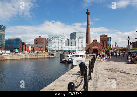 Blick auf das Pumphouse am Albert Dock am historischen Hafen von Liverpool, UK