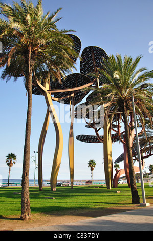 Kiefer-Skulpturen von Sergi Aguilar an Uferpromenade, La Pineda Platja, Costa Daurada, Provinz Tarragona, Katalonien, Spanien Stockfoto