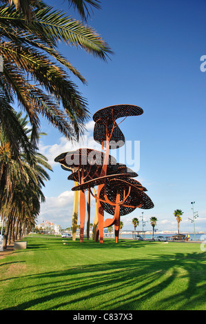 Kiefer-Skulpturen von Sergi Aguilar an Uferpromenade, La Pineda Platja, Costa Daurada, Provinz Tarragona, Katalonien, Spanien Stockfoto