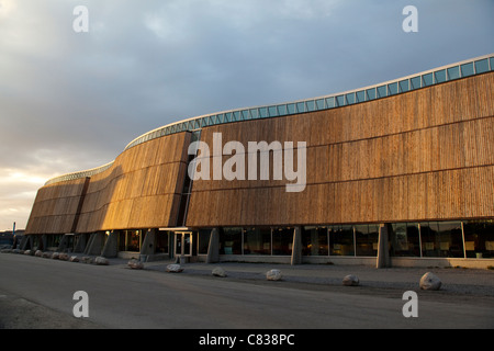 Kulturhaus Katuaq, Nuuk, entworfen von den Architekten Schmidt Hammer Lassen und inspiriert von Aurora Borealis. Stockfoto