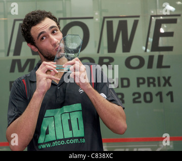 Ramy Ashour (Ägypten) gewann den 2011 ROWE British Grand Prix in Manchester gegen Welt Nummer 1 Nick Matthew (England) Stockfoto