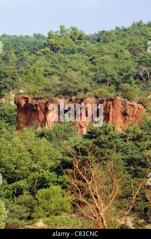 So genannte ehemalige Ocker Steinbruch in der Nähe von Rustrel Stadt Französisch Colorado, Departement Vaucluse, Provence Region in Frankreich Stockfoto