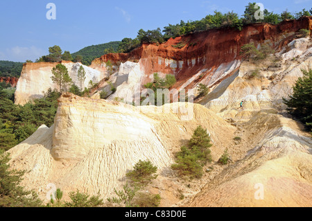 So genannte ehemalige Ocker Steinbruch in der Nähe von Rustrel Stadt Französisch Colorado, Departement Vaucluse, Provence Region in Frankreich Stockfoto