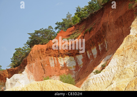 So genannte ehemalige Ocker Steinbruch in der Nähe von Rustrel Stadt Französisch Colorado, Departement Vaucluse, Provence Region in Frankreich Stockfoto