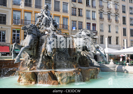 Bartholdi Brunnen auf der Place des Terreaux in Lyon, Frankreich Stockfoto