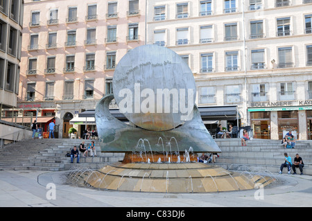 Brunnen am Place Louis Pradel in Lyon, Frankreich Stockfoto