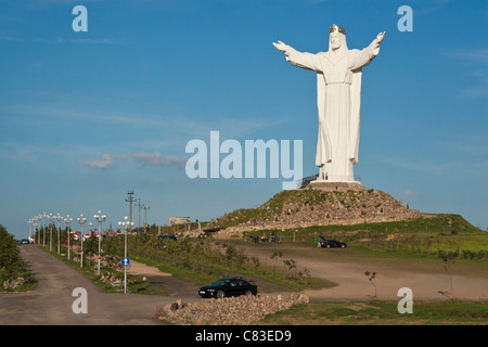 Eine riesige Statue von Christus dem König, mit einer Höhe von 36 Metern zählt zu den höchsten der Welt. Swiebodzin, Polen. Stockfoto