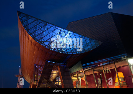 Eine Seitenansicht des The Lowry, eine atemberaubende, Zentrum moderner Kunst & Unterhaltung in Salford Quays, Manchester, UK Stockfoto