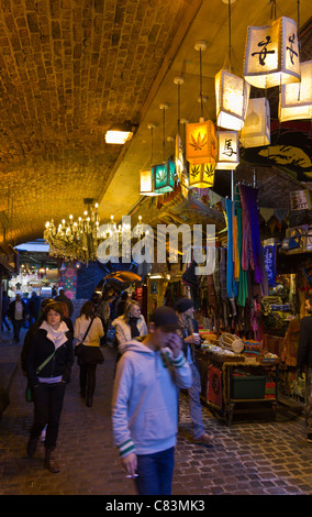 Marktstände im Stall Teil des Camden Market. Stockfoto