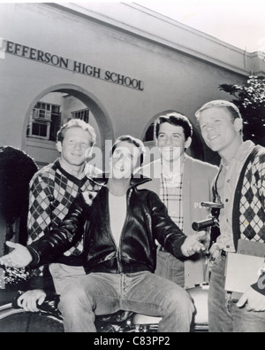 GLÜCKLICHE Tage U.S. TV Sitcom mit Henry Winkler in Lederjacke über 1975 mit Ron Howard auf der rechten Seite Stockfoto