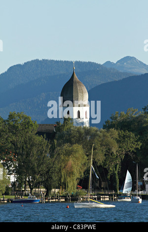 Kirchturm mit Uhr, Glockenturm, das Benediktiner-Kloster Frauenwoerth, Fraueninsel Insel, See Frauenchiemsee oder Chiemsee Stockfoto