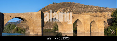 Mittelalterliche Brücke in Haro (La Rioja, Spanien) Stockfoto