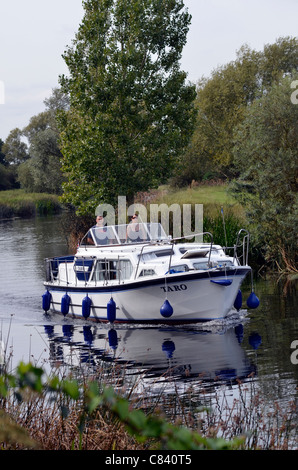 Bootfahren auf Fluß großes ouse Stockfoto