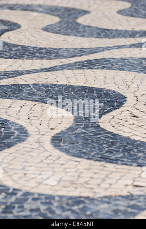 Portugiesisch, die schwarzen und weißen Stein Mosaik "Calcada" Pflaster Stockfoto