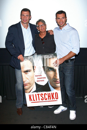 VITALI KLITSCHKO & ERIC ROBERTS & WLADIMIR KLITSCHKO KLITSCHKO. LOS ANGELES-SPECIAL SCREENING-LOS ANGELES-Kalifornien-USA 27 Se Stockfoto