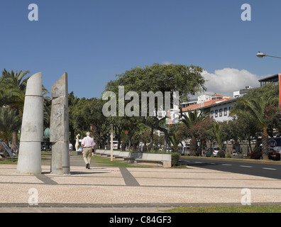 Statuen entlang der Strandpromenade Funchal Madeira Portugal EU Europe Stockfoto