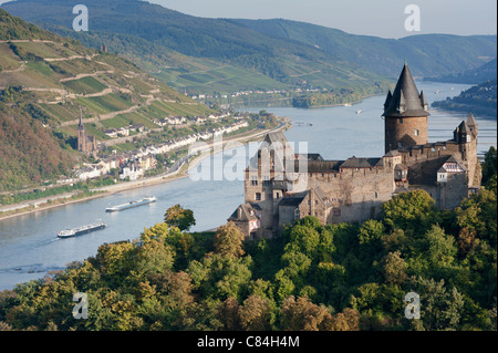 Ansicht der Burg Burg Stahleck in Bacharach Dorf am romantischen Rhein in Deutschland Stockfoto