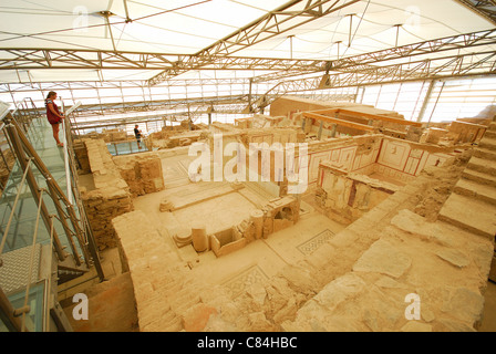 EPHESUS (EFES), TÜRKEI. Einen erhöhten Blick auf die Reihenhäuser Restoration Project. 2011. Stockfoto