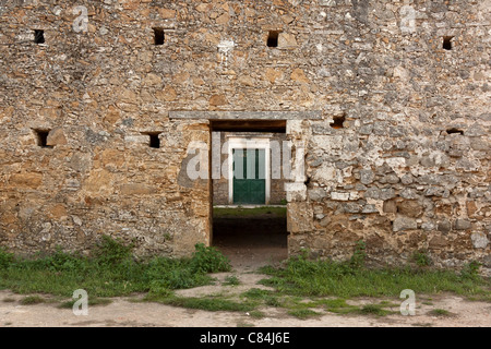 Alte verlassene Gebäude Fassade Stockfoto