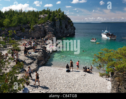 Menschen im Georgian Bay Beach. Bruce Peninsula National Park, Ontario, Kanada. Stockfoto