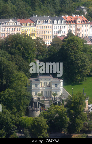 Blick auf Karlsbad von Jelení Skok, Villa Ritter (Lietzow) West-Böhmen, Tschechische Republik, Europa Stockfoto