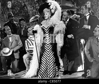 DIE Hitze ist auf (aka Tropicana) 1943 Columbia Film mit Mae West Stockfoto