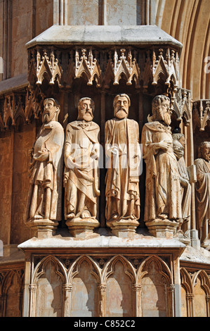 Figuren der Apostel an Fassade der Kathedrale von Tarragona, Tarragona, Placa De La Seu, Provinz Tarragona, Katalonien, Spanien Stockfoto