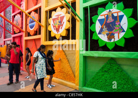 Anhänger am Vivekanand Park Athletic Club Durga Puja im in Haridevpur, Kolkata (Kalkutta), West Bengal, Indien. Stockfoto