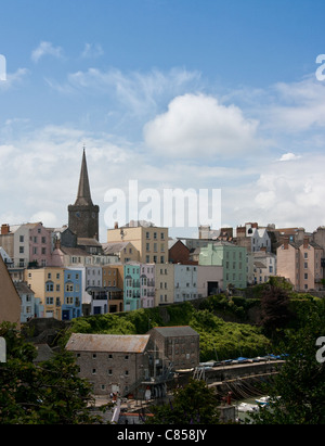 Tenby (mit St.Mary Kirche im Hintergrund), Pembrokeshire, West Wales Stockfoto