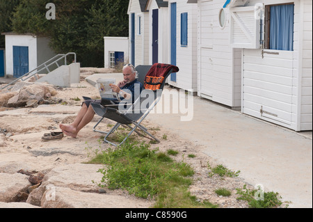 Reihe von Urlaub Sommer Häuser Buche Hütten in der Dämmerung shut up für die Nacht Stockfoto