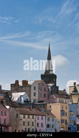 Tenby (mit St.Mary Kirche im Hintergrund), Pembrokeshire, West Wales Stockfoto