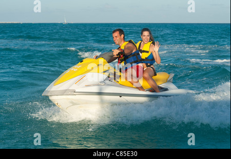 Paar auf Jetboote Stockfoto