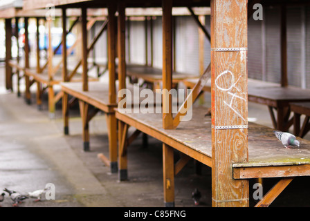 Geschlossene Marktstände Händler in BrighouseWest Yorkshire gefunden Stockfoto