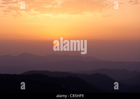 Sonnenuntergang im Himalaya. Shimla, Himachal Pradesh, Indien Stockfoto