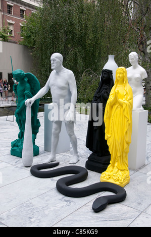 Figurengruppe im Skulpturengarten des Museums of Modern Art in New York City USA Stockfoto