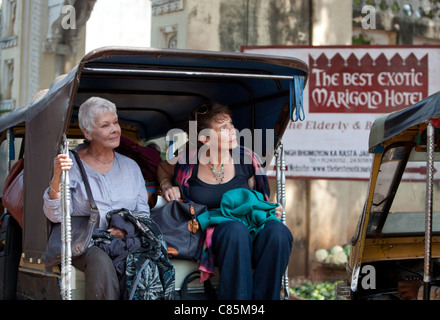 DER BEST EXOTIC MARIGOLD HOTEL 2012 TCF-Film mit von links Judi Dench und Celia Imrie Stockfoto