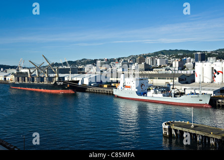 Der Zement Träger Westport Docking und Bulk Carrier TPC Samjin am Wellington Harbour Nordinsel Neuseeland NZ angedockt Stockfoto