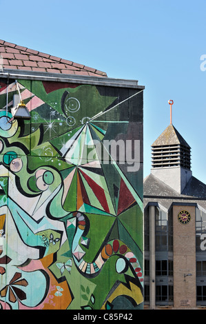 Wandmalerei und der Fakultät für Theologie an der Universität von Louvain-la-Neuve, Belgien Stockfoto