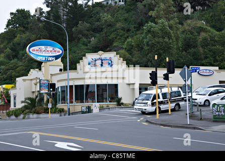 Schöne Art Deco Architektur des Shops Restaurants und Garage Gebäude in Napier Nordinsel Neuseeland Stockfoto