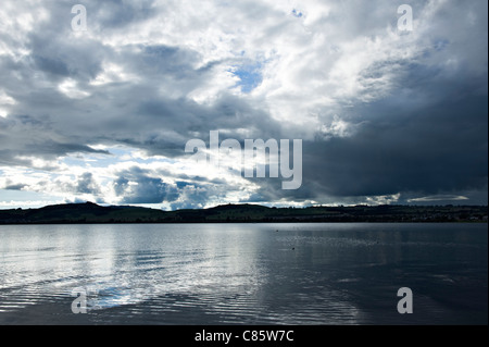 Am Abend Cloud Effekte über Lake Taupo Nordinsel Neuseeland NZ Stockfoto