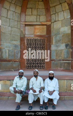 Muslimische Besucher am Grab Humayuns, Weltkulturerbe 16. Jahrhundert erbaut in Neu-Delhi, Indien Stockfoto